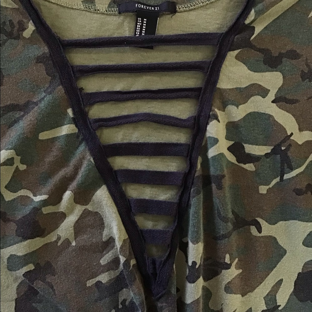 Forever 21 Camo Tee Shirt w Open Chest |M| - Picture 2 of 3